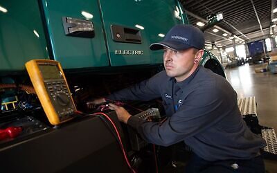 Facing Emerging Truck Technology Parts and Service Challenges